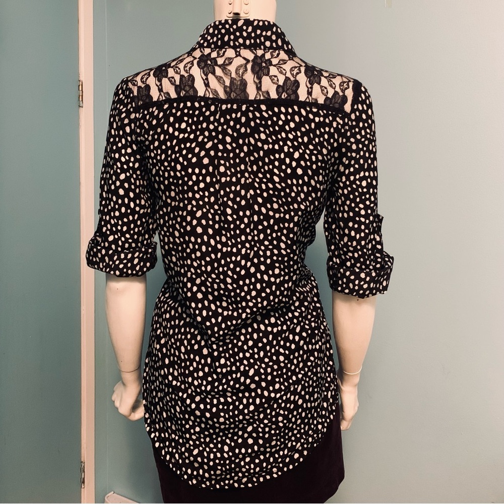 Dazzling Buttondown Blouse with Lace